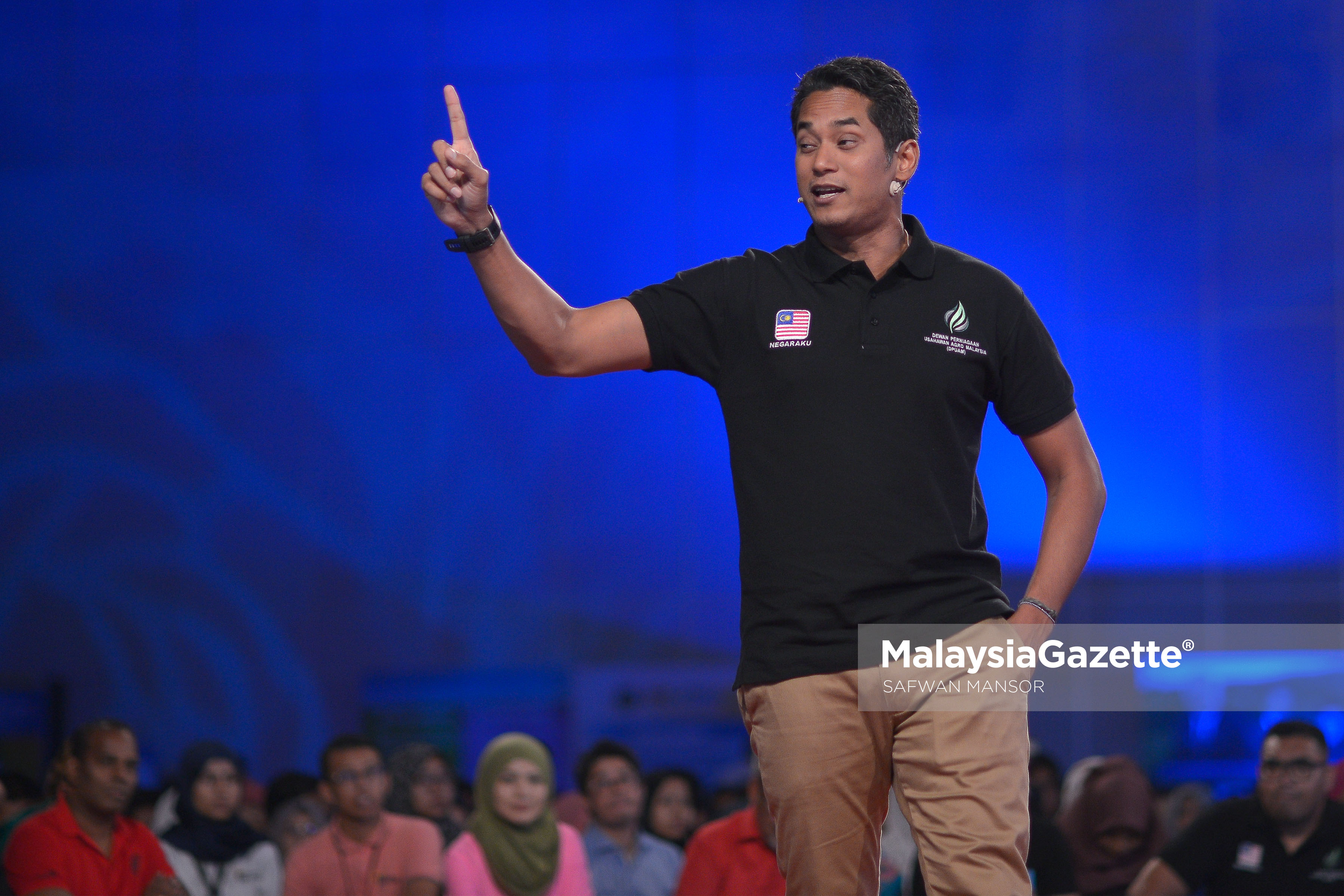 Menteri Belia dan Sukan, Yb Khairy Jamaluddin berucap pada Program Chillax Agropreneur Muda TN50 di MAEPS Serdang. foto SAFWAN MANSOR, 12 APRIL 2017