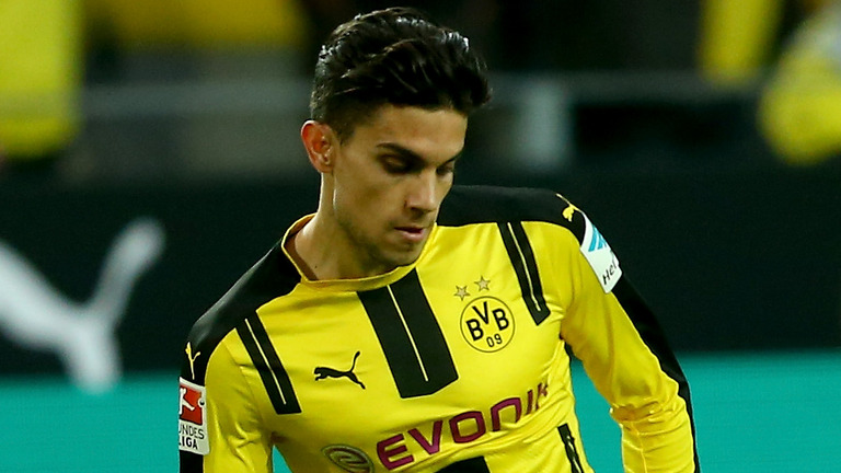 Marca Bartra menjalani pembedahan di lengan akibat parah terkena serpihan kaca akibat letupan bom bersiri berhampiran bas pasuka Borussia Dortmund menjelang aksi Liga Juara-Juara Eropah bertemu Monaco awal pagi tadi.