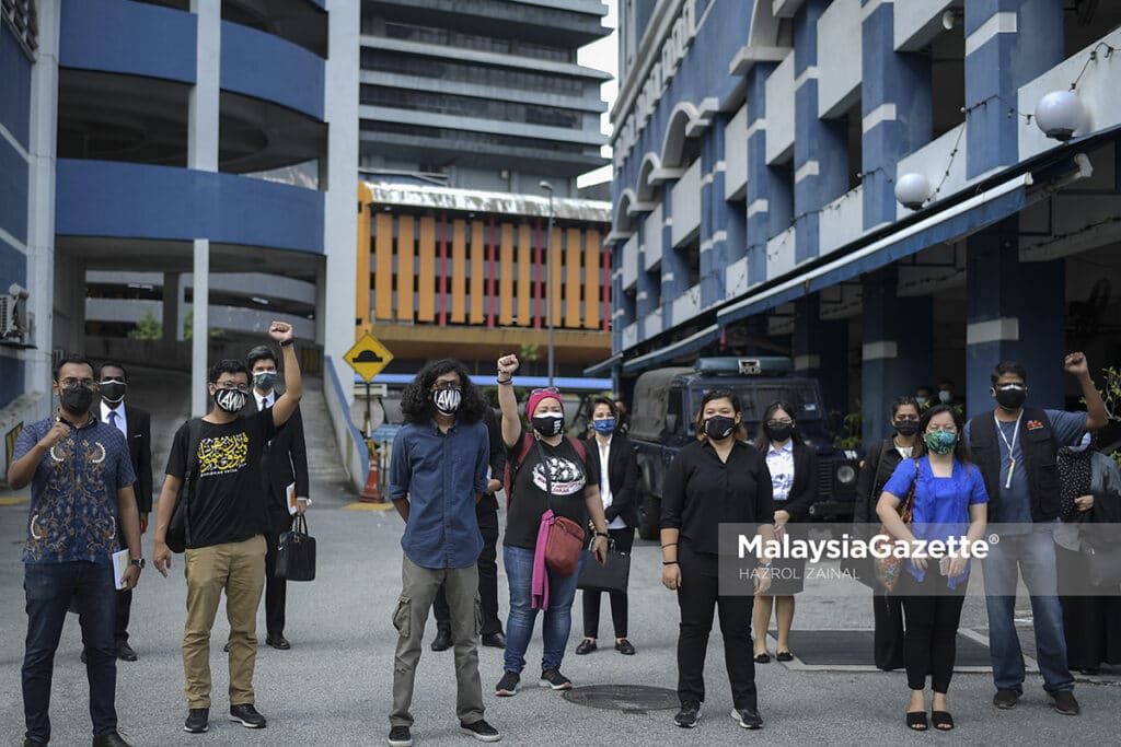 Penganjur Dan Peserta Himpunan Lawan Beri Keterangan Di Ipd Dang Wangi