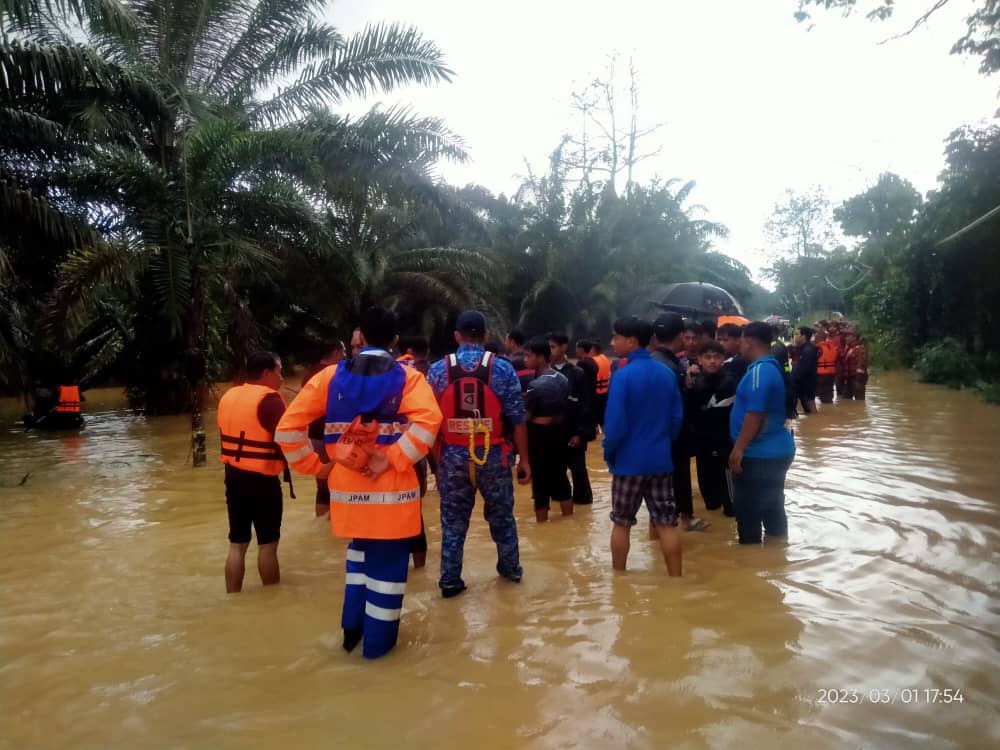 Banjir Pahang Semakin Buruk Tujuh PPS Dibuka