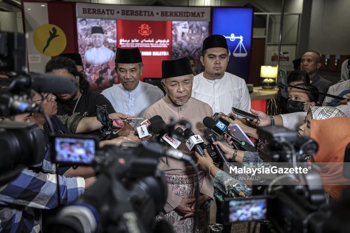 Siapa Pun Bersengkongkol Dengan Pas Pasti Disepak Terajang Zahid