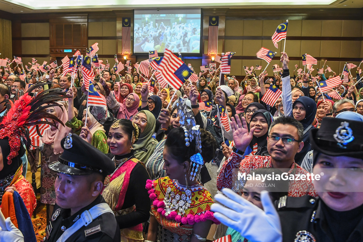 Dr Zaliha Lancar Bulan Kebangsaan Dan Kibar Jalur Gemilang KKM