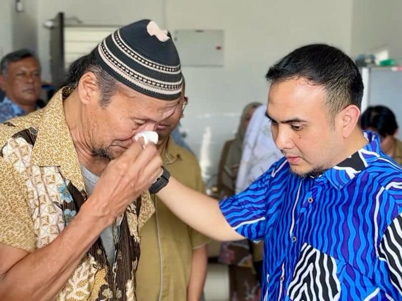 Pm Sampaikan Sumbangan Kepada Sarimah Dharma