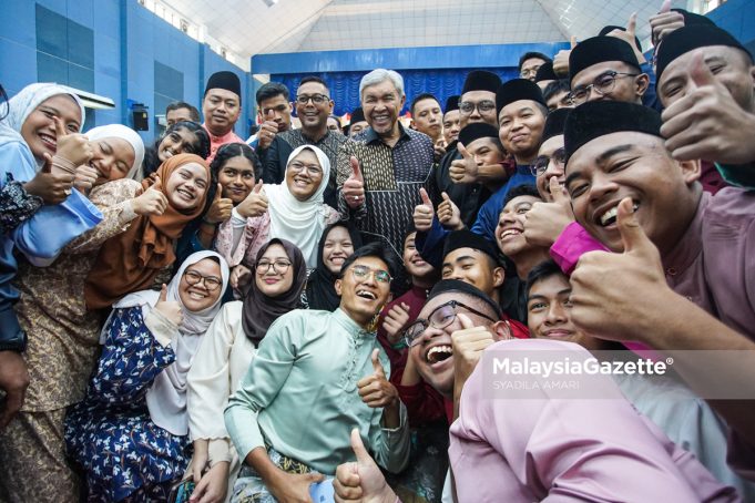 PM Akan Temui MIC MCA Selesai Perselisihan Ahmad Zahid