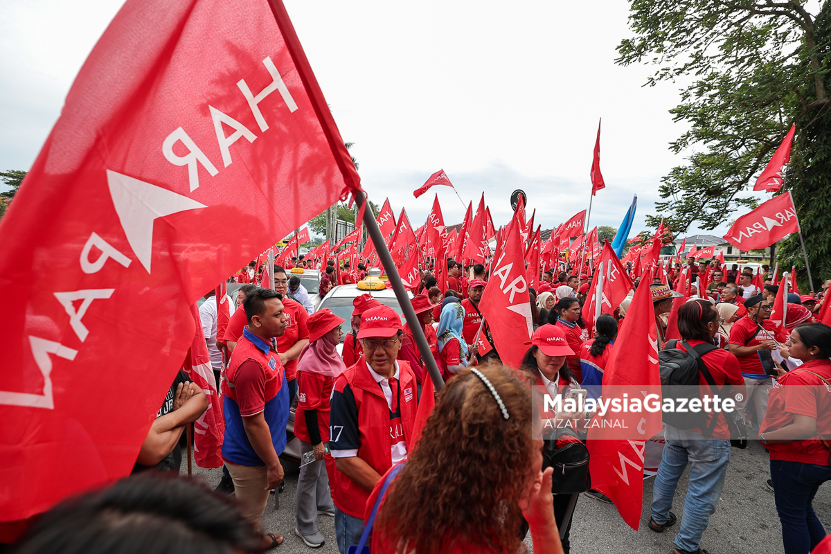 PRK Sungai Bakap Pusat Penamaan Dibanjiri Penyokong Parti