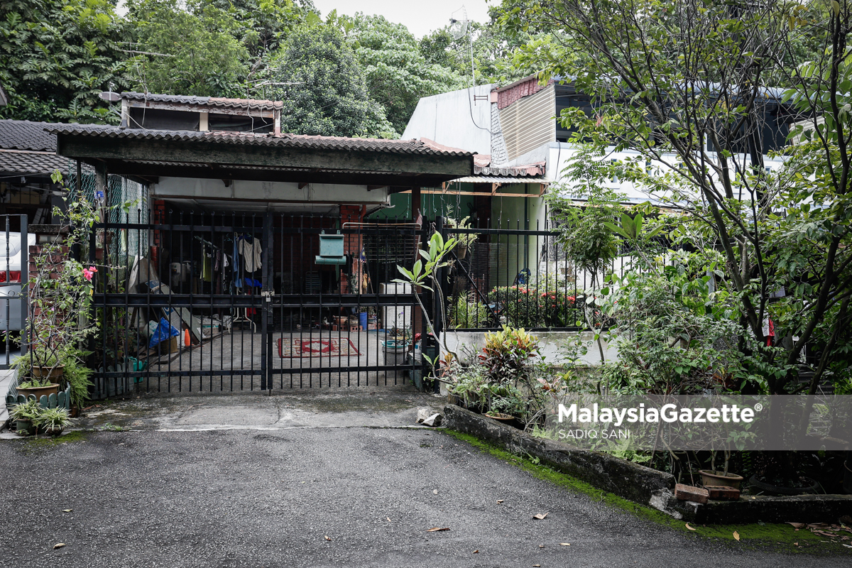 Budak Maut Didera Polis Rampas Beberapa Objek Tumpul