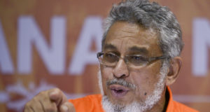 Pengarah Komunikasi Parti Amanah Negara (Amanah) Khalid Abdul Samad menyifatkan barisan kepimpinan PAS kini semakin lemah sehingga membenarkan diri mereka dipergunakan oleh UMNO, khususnya dalam soal Konvensyen Antarabangsa Mengenai Penghapusan Segala Bentuk Diskriminasi (ICERD).