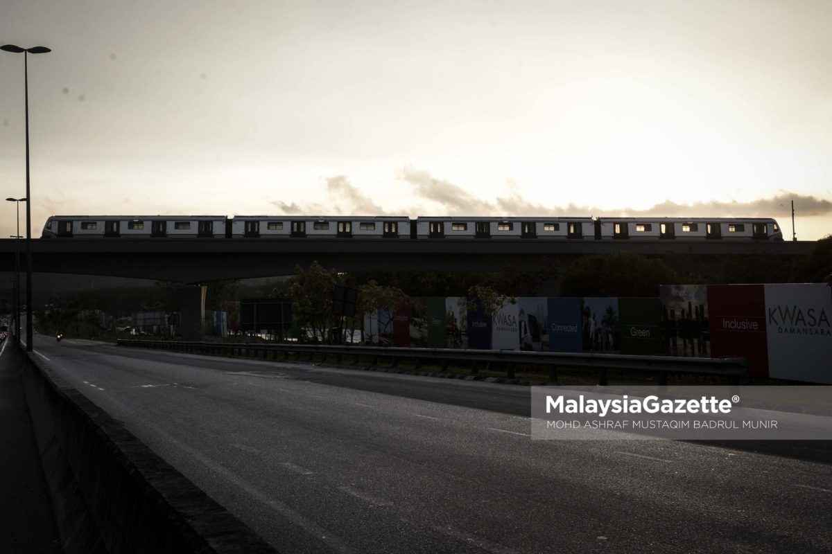 Tinjauan lensa Malaysia Gazette, persiapan akhir sebelum pelancaran MRT Sungai Buloh-Kajang yang akan dilancarkan oleh Perdana Menteri, Datuk Seri Najib Tun Abdul Razak di Stesen MRT Surian, Damansara. foto ASHRAF MUSTAQIM BADRUL MUNIR, 14 DISEMBER 2016.