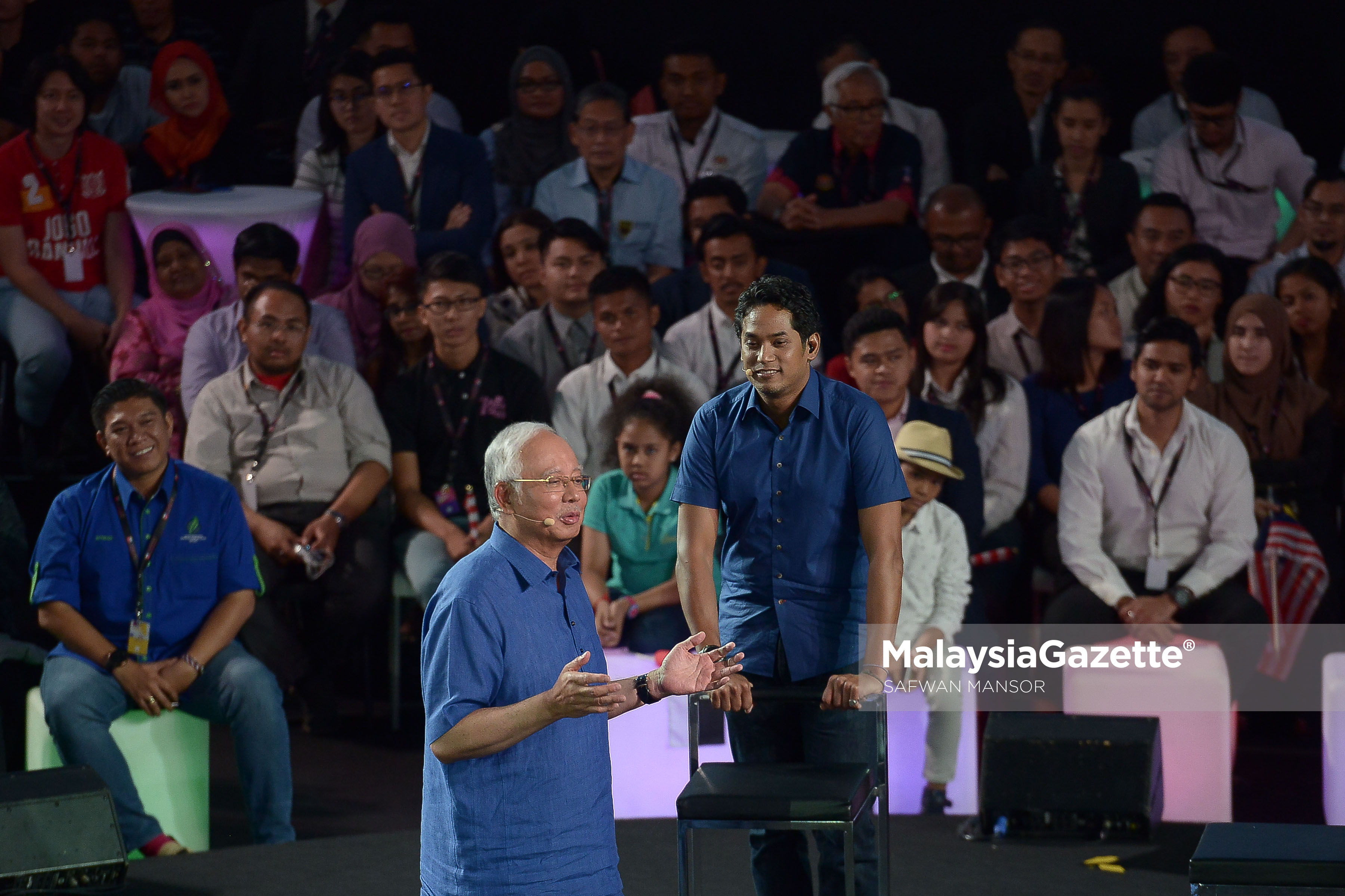 Perdana Menteri, Datuk Seri Najib Tun Razak dan Menteri Belia dan Sukan, Khairy Jamaluddin pada sesi Dialog Transformasi Nasional 2050 di Dewan Tunku Canselor, Universiti Malaya, Kuala Lumpur. foto SAFWAN MANSOR, 19 JANUARI 2017