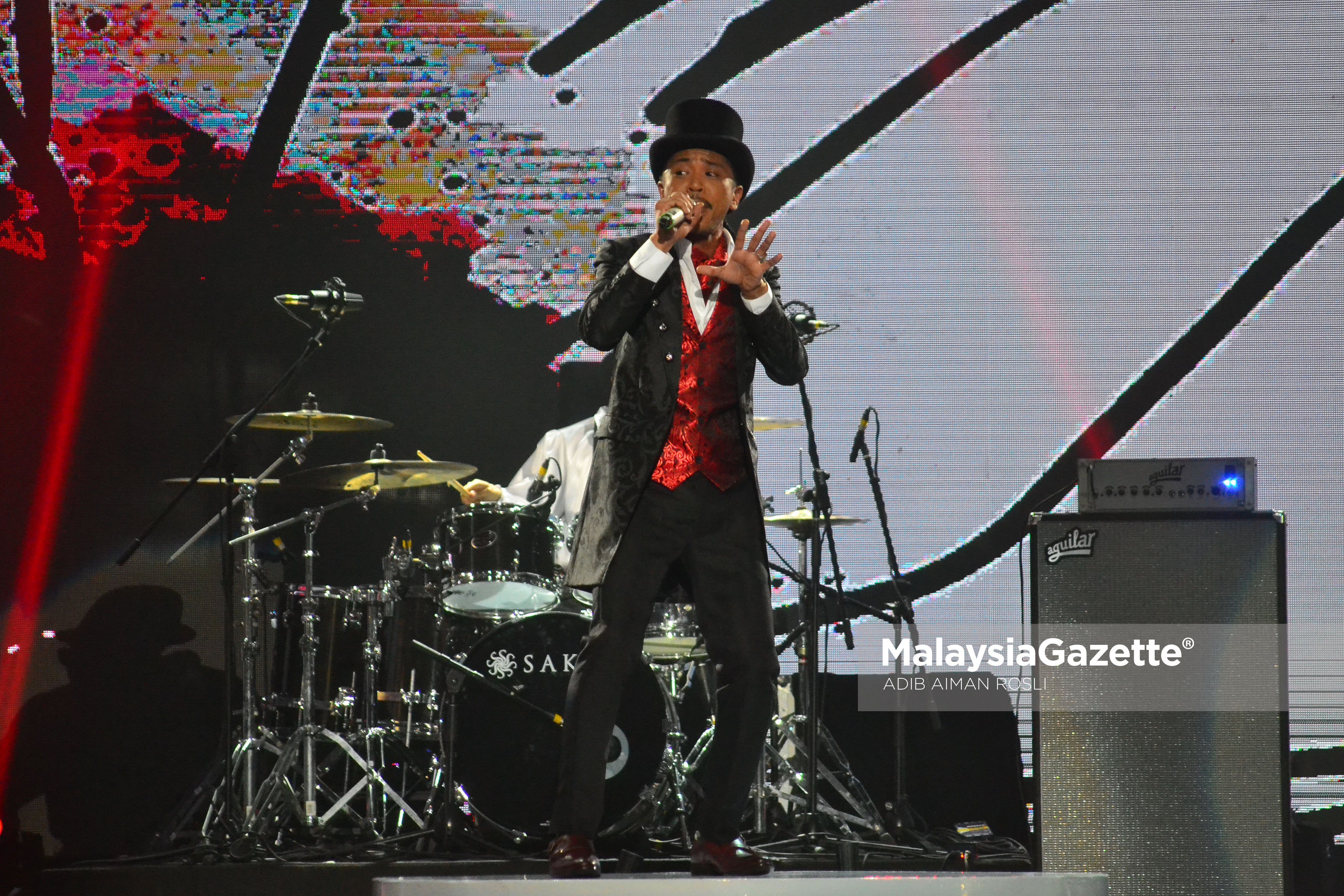 Persembahan dari Hazama pada malam Anugerah Juara Lagu KE 31 di Pusat Dagangan Dunia Putra (PWTC), Kuala Lumpur. foto ADIB AIMAN ROSLI, 22 JANUARI 2017