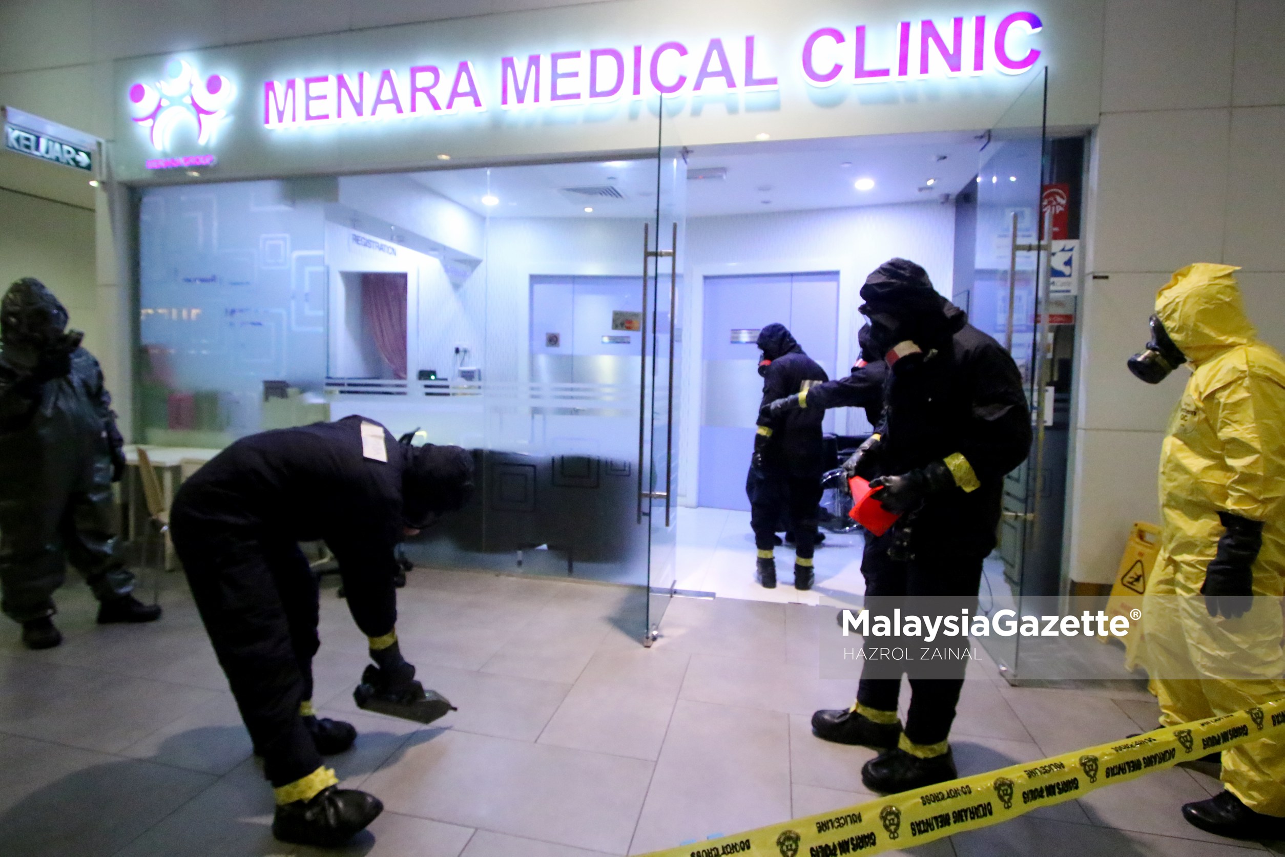 Sepaasukan Letupan Nuklear, Biologi, Radiologi dan Kimia (CBRNe) Makmal Forensik PDRM, Team AZMAT dan CBRNe Bomba dan Penyelamat serta Pasukan Lembaga Perlesenan Tenaga Atom (AELB) memulakan operasi mengesan bahan toksik dan kimia di sekitar kawasan kematian Kim Jong-Nam yang mati dibunuh pada 13 februari lalu di KLIA2, Sepang. foto MOHD HAZROL ZAINAL, 26 FEBRUARI 2017.