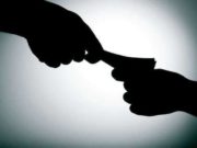 8 pegawai Imigresen didakwa pada Isnin dan Rabu ini Seorang Pegawai Imigresen mengaku tidak bersalah di Mahkamah Sesyen di sini hari ini atas dua pertuduhan meminta dan menerima suapan sebanyak RM3,000 daripada seorang lelaki, dua tahun lepas.