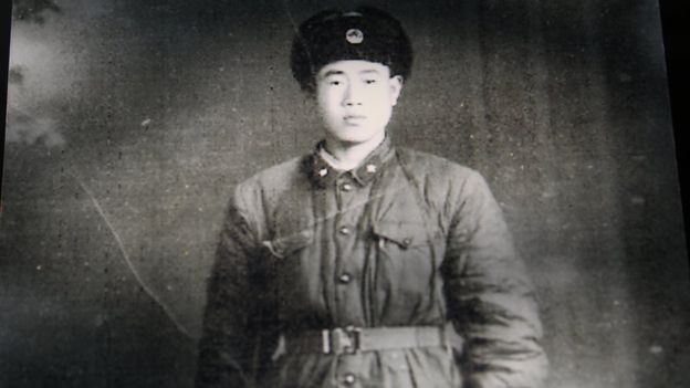 Wang Qi ketika menjadi tentera pada tahun 1963.