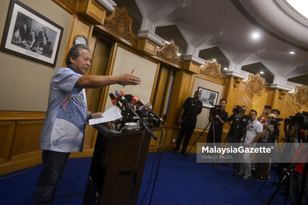 Menteri Luar, Datuk Seri Anifah Aman bercakap dalam sidang media di Institut Diplomasi Dan Hubungan Luar Negeri, Kuala Lumpur. foto FAREEZ FADZIL, 11 MAC 2017
