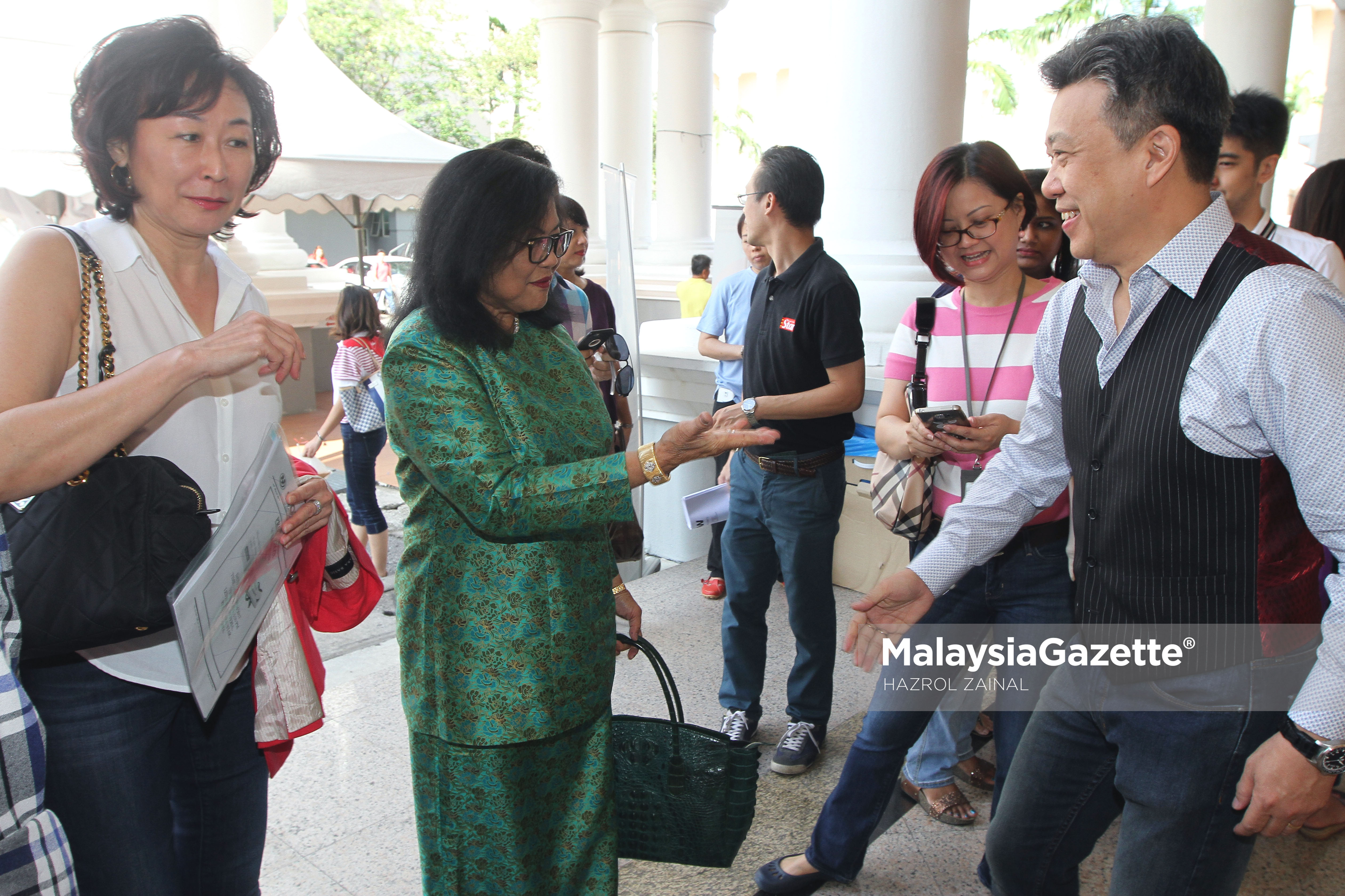 Rafidah enggan ulas debat Tun M - Nazri