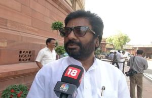 Kes Ahli Parlimen India pukul kakitangan syarikat penerbangan disiasat