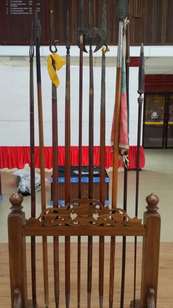 Salah peralatan senjata lama di Pameran Senjata Peperangan 1, 400 Tahun Dan Cendekiawan Islam di MRSM Pengkalan Chepa, Kelantan.