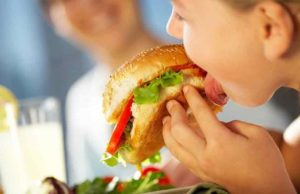 Perketat iklan makanan tidak sihat