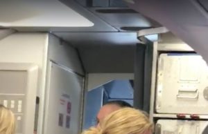 American Airlines mohon maaf, kakitangan digantung