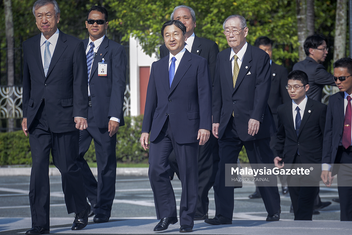 Putera Mahkota Jepun, Putera Mahkota Naruhito tiba di Tugu Negara ketika mengadakan lawatan rasmi ke Malaysia. foto MOHD HAZROL ZAINAL, 14 APRIL 2017.