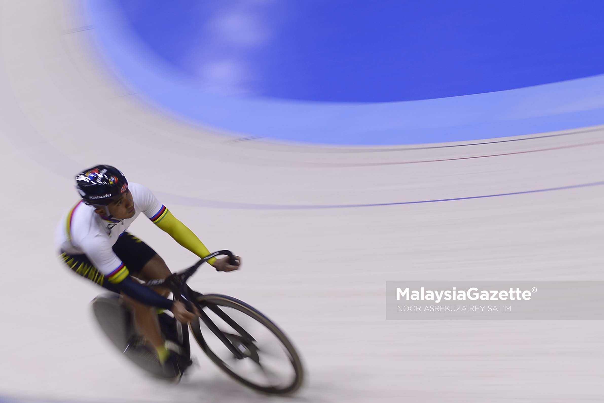 Pelumba Basikal Trek Negara, Azizulhasni Awang lebih dikenali sebagai The Pocket Rocketman ketika menguji trek velodrome nilai sempena Sukan Sea 2017 yang akan berlangsung tidak lama lagi di Velodrome Nilai, Negeri Sembilan. foto NOOR ASREKUZAIREY SALIM, 20 APRIL 2017