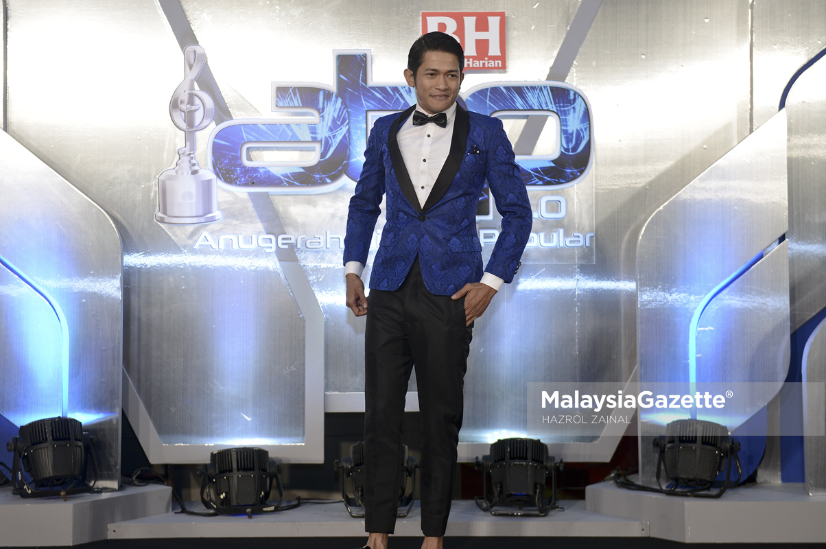 Pelakon, Johan Asari di kapet merah Anugerah Bintang Popular Berita Harian (ABPBH) ke 30 di Pusat Konvensyen Antarabangsa Putrajaya, Putrajaya. foto MOHD HAZROL ZAINAL, 14 MEI 2017