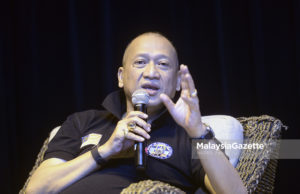 Kelakuan Dr M sendiri punca dia dibaling kerusi – Nazri