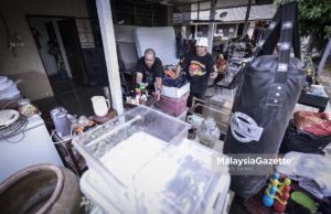 Air naik cepat, penduduk tak sempat berbuka puasa