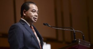 Jabatan Kastam Diraja Malaysia memberikan pengecualian cukai kepada projek Laluan Rel Pantai Timur (ECRL) dan bukannya syarikat China, China Communications Construction Company (CCCC) yang dilantik untuk melaksanakan pembinaannya. - AZIZ KAPRAWI