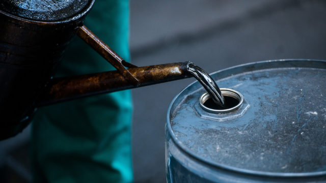 oil-tong minyak