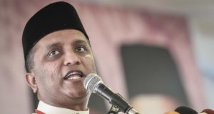 Daripada senarai sembilan Ketua Bahagian UMNO yang menang tanpa bertanding, Datuk Seri Reezal Merican Naina Merican mendahului senarai apabila tidak dicabar di Bahagian Kepala Batas.
