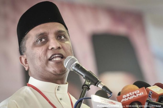 Daripada senarai sembilan Ketua Bahagian UMNO yang menang tanpa bertanding, Datuk Seri Reezal Merican Naina Merican mendahului senarai apabila tidak dicabar di Bahagian Kepala Batas.