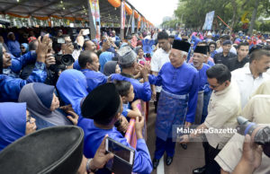 Peneroka Felda terima durian runtuh