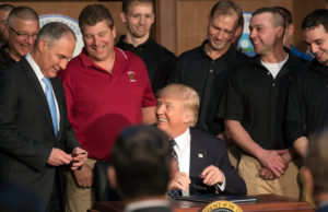 Trump akan tandatangan perintah eksekutif bangunkan Infrastruktur
