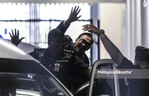 Mahkamah Tinggi di sini hari ini memerintahkan stesen televisyen TV3 membayar ganti rugi RM1.1 juta kepada bekas Ketua Pembangkang Datuk Seri Anwar Ibrahim selepas mendapati TV3 bertanggungjawab menfitnah dengan mengaitkan Anwar sebagai seorang daripada dalang pencerobohan di Lahad Datu, Sabah, lima tahun lepas.