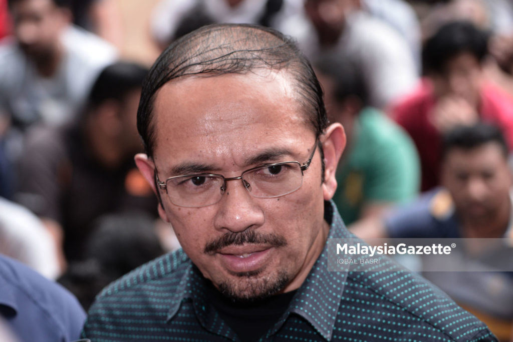 Ketua Pengarah Imigresen Datuk Seri Mustafar Ali berkata nama Ahmad Zahid tidak dimasukkan dalam senarai nama yang dikenakan sekatan.