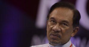 Selasa ini akan menjadi hari penentuan bagi keputusan pengampunan penuh kepada Datuk Seri Anwar Ibrahim.