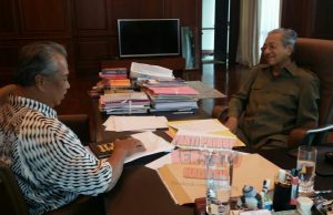 Mereka kata kita bergaduh Tun?