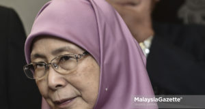 Wan Azizah lompat kerusi