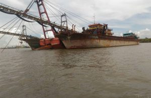 Maritim Malaysia tahan tiga kapal bawa pasir