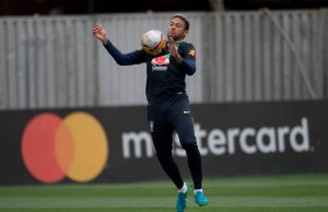Neymar mahu UEFA gantung Barcelona