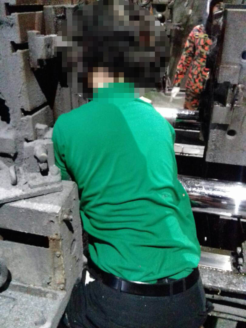 Pekerja warga Filipina maut kepala tersepit mesin 'casting'