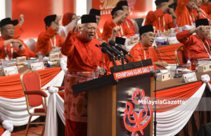 Jangan padam obor api perang sebelum PRU-14 – Najib