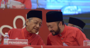 Menteri Besar Kedah Datuk Seri Mukhriz Tun Dr Mahathir menegaskan pihaknya belum terima sebarang cadangan rasmi mengenai pembangunan Projek Bandaraya Baharu Langkawi yang bernilai kira-kira RM30 billion di pulau peranginan itu.