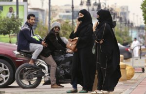 Wanita Arab Saudi akan dibenarkan pandu lori, tunggang motosikal