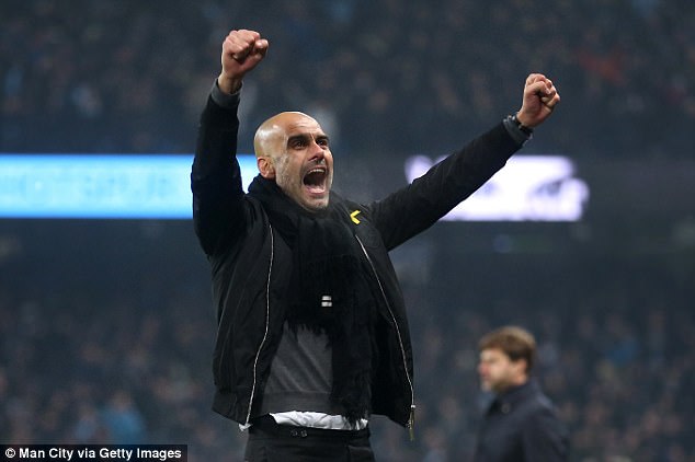 Etihad menyediakan kontrak baharu untuk memastikan Pep Guardiola membina legasi lebih sedekad di Etihad Stadium seperti Manchester United.