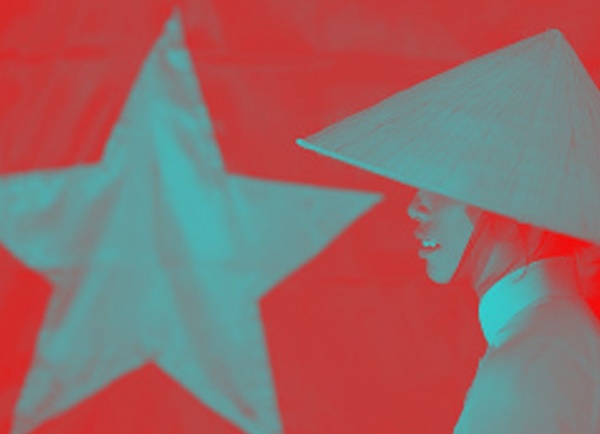 women-viet-flag