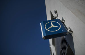 Geely beli AS$9 bilion saham Daimler
