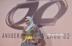 Pelakon, Amirah Othman bergambar di karpet merah sebelum bermulanya Anugerah Juara Lagu ke 32 di Axiata Arena, Bukit Jalil, Kuala Lumpur. foto AFFAN FAUZI, 11 FEBRUARI 2018