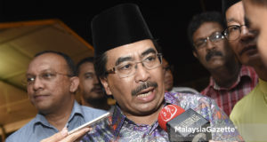 Calon Naib Presiden UMNO, Datuk Seri Johari Abdul Ghani berkata, UMNO tidak boleh lagi mengamalkan konsep kepimpinan mereka yang menang menerajui parti dan yang kalah lari meninggalkan parti.